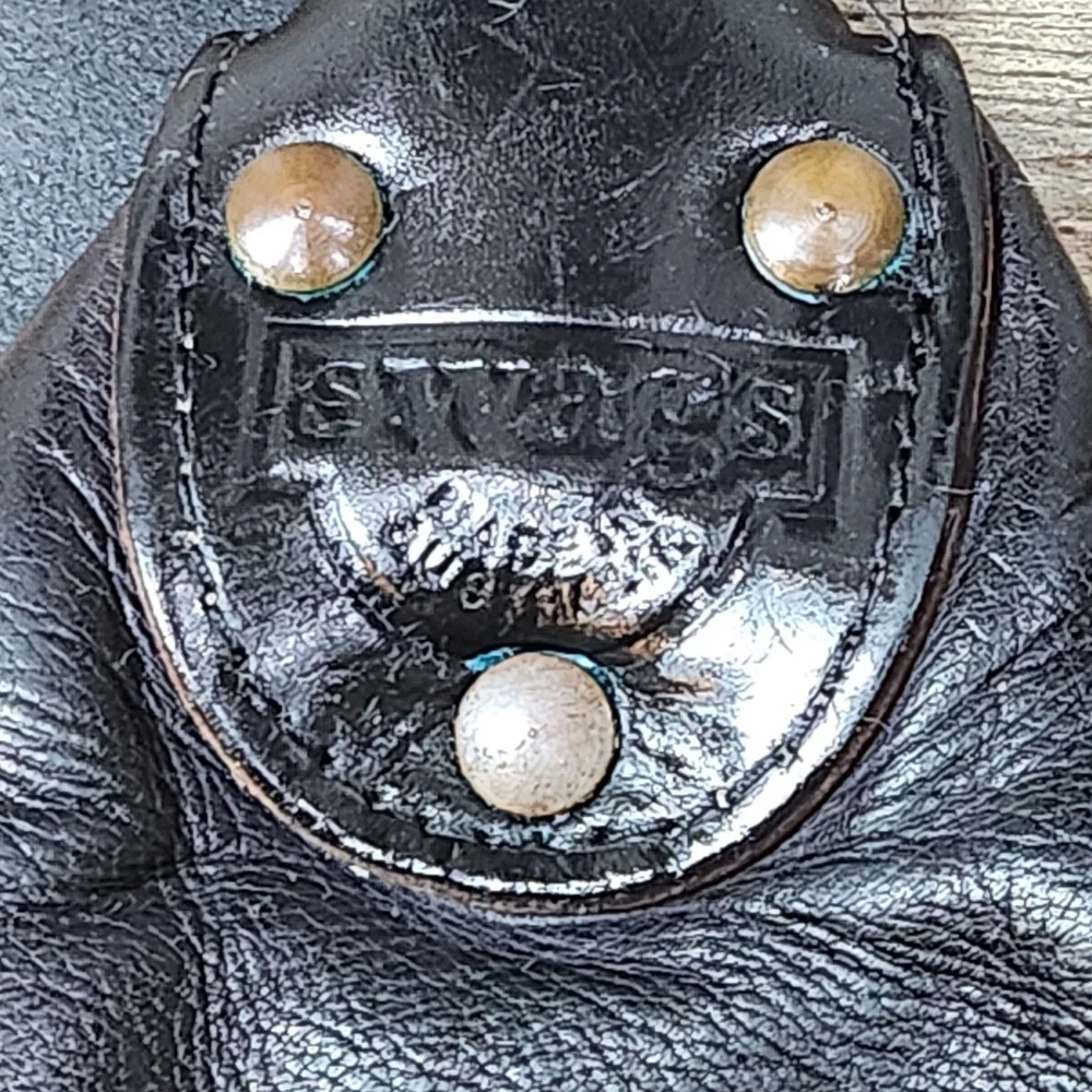 VINTAGE RARE SWAGS MADE IN AUSTRALIA LEATHER SIDECAR CROSSBODY BRASS HARDWARE